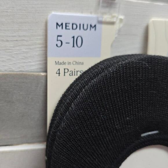 Women's 4pk Sport Liner Socks - Black | Peds | 5-10 - Picture 4 of 7